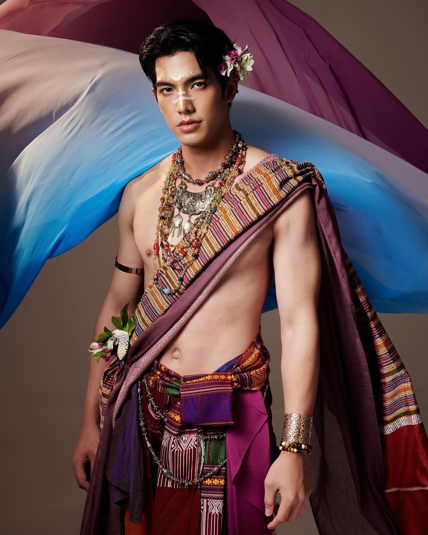 เปิดวาร์ปหนุ่มหล่อ น้องต้นกล้า 10